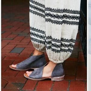 Free People Mount Blanc Asymmetrical sandal :: size 9.5